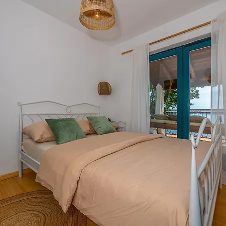 Seaview With Bubble Bath Vilă *