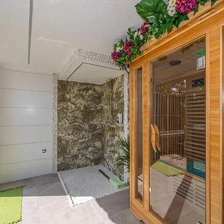 Seaview With Bubble Bath Vilă