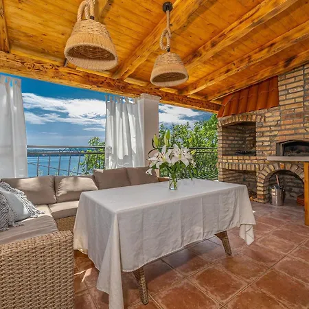 Seaview With Bubble Bath Vilă *