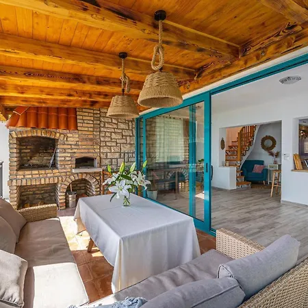 Seaview With Bubble Bath *