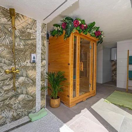 Seaview With Bubble Bath *