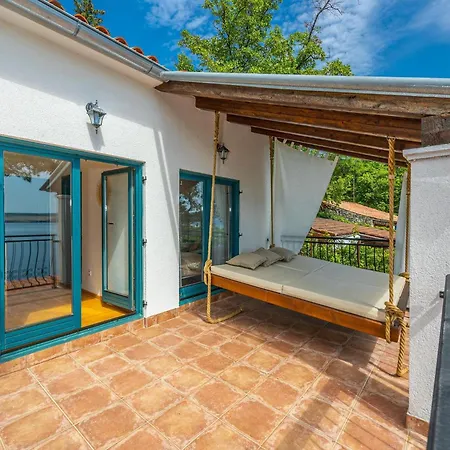 Seaview With Bubble Bath