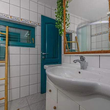 Seaview With Bubble Bath *